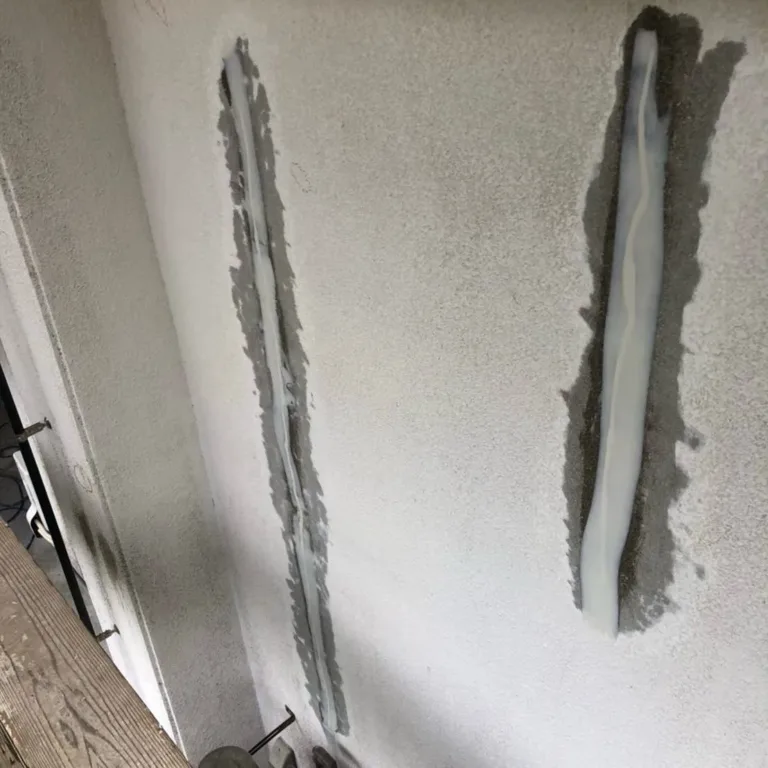 戸建て住宅の外壁塗装と屋上ベランダ防水工事｜築20年で初の改修メンテナンス事例（沖縄）（施工の様子）