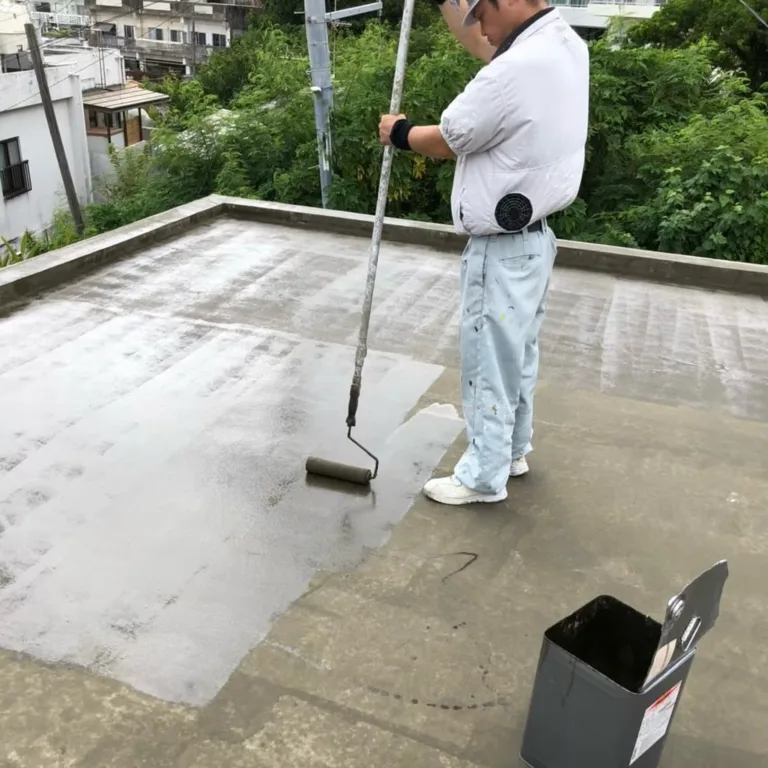 築15年戸建て住宅の屋上ウレタン防水工事｜劣化進行前のタイミングで最適施工（施工の様子）