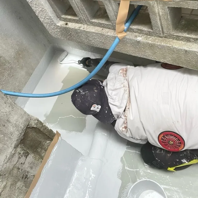 漏水対策に最適｜部分的なウレタン防水工事で雨漏り解消【戸建て・集合住宅対応】（施工の様子）