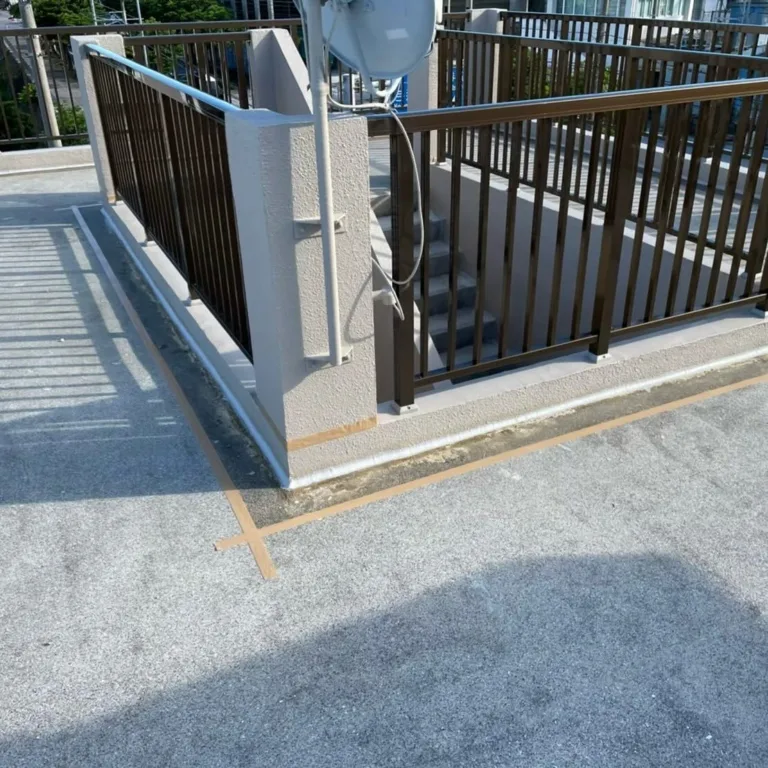 戸建て住宅の外壁塗装工事｜高耐久塗料によるチョーキング抑制・美観維持の施工事例（施工の様子）