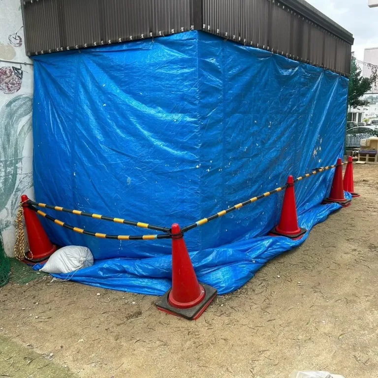 安全性と快適性を両立したウッドデッキ3箇所の取替工事｜学童施設対応仕様で安心設計（施工の様子）